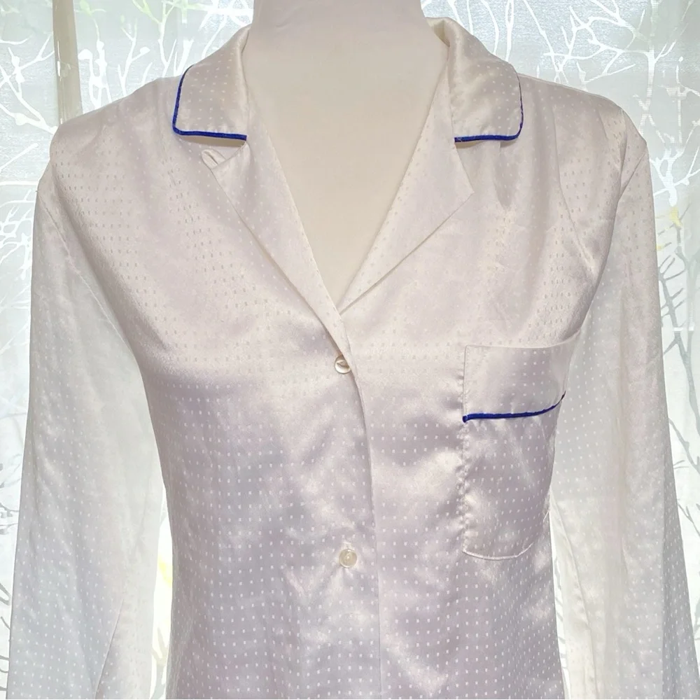 Vintage Christian Dior white satin collared long sleeve button up pajama PJ top - Picture 2 of 13